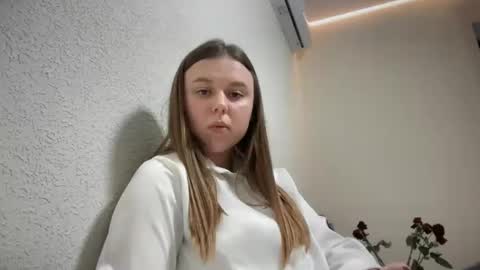 Lily online show from October 12, 2025, 10:25 am