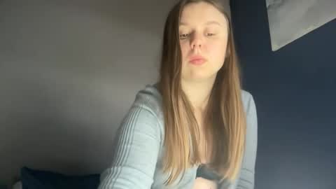 Lily online show from October 21, 2025, 7:25 pm