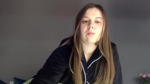 Lily online show from October 22, 2025, 7:30 am