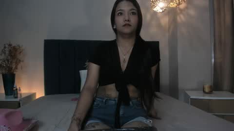 Lila Ross online show from May 15, 2026, 11:50 am