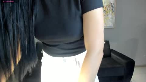 Lila West online show from October 28, 2025, 11:25 am