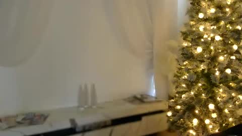 Rebecca online show from December 18, 2025, 4:57 pm