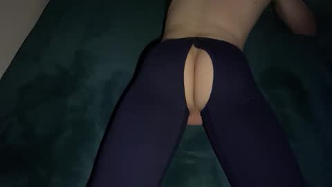 lilbenny05 online show from March 11, 2026, 9:37 am