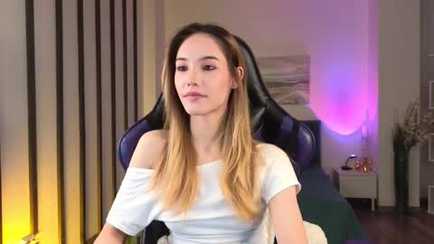 Hi im Yuki online show from December 2, 2025, 10:09 am