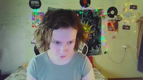 Lil online show from December 22, 2025, 10:56 am