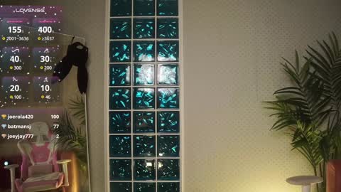 Lili online show from December 10, 2024, 12:49 pm