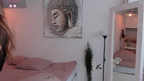 Lilith Nickol online show from October 15, 2025, 7:08 am