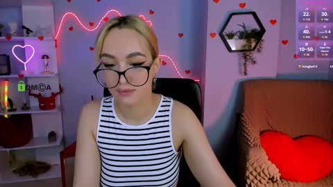 Snapshot of lili_blake_ chatting on March 29, 2026, 11:54 am Lili online show from March 29, 2026, 11:54 am