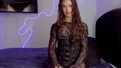 lili_evanss online show from June 4, 2026, 6:03 pm
