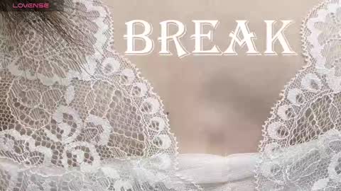 Lilli  follow me kiss online show from February 15, 2025, 12:11 pm