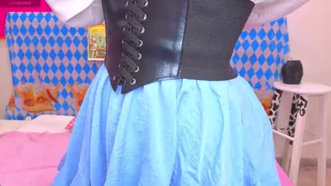 Lilli  follow me kiss online show from October 2, 2025, 10:22 am