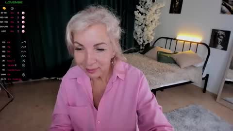 Lilia online show from September 9, 2025, 11:21 am