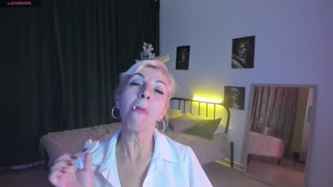 Lilia online show from October 17, 2025, 11:13 am