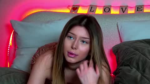 Mia online show from February 14, 2025, 9:24 am