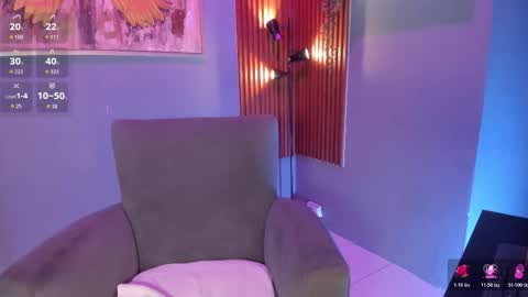 holis soy lily chang no olvides el pulgar arriba es muy importante para mi 3 independent model online show from October 28, 2025, 8:00 pm