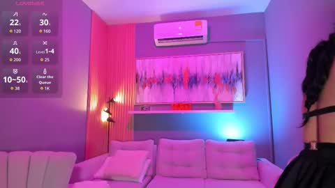 holis soy lily chang no olvides el pulgar arriba es muy importante para mi 3 independent model online show from January 15, 2026, 7:50 pm