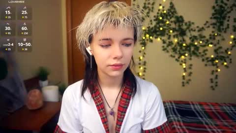 Lilian online show from September 16, 2025, 6:14 am