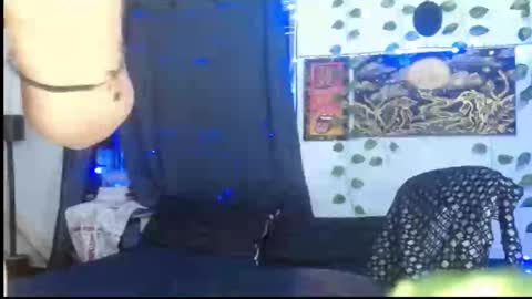 yesica online show from February 5, 2025, 11:39 pm