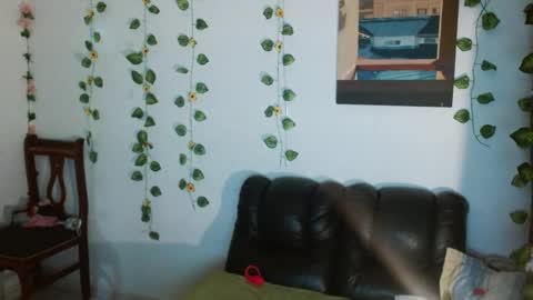 yesica online show from October 18, 2025, 8:09 pm