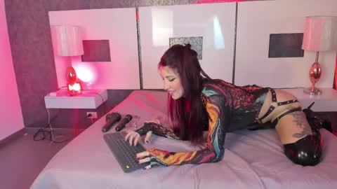 Liliana online show from February 13, 2026, 9:55 pm