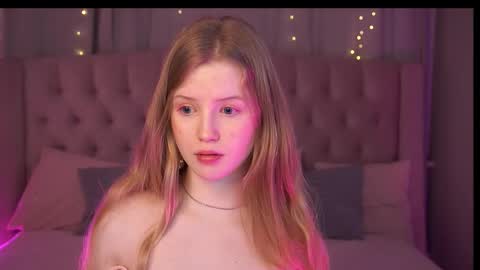 Snapshot of lilianhoward chatting on November 23, 2025, 12:27 pm Lilian online show from November 23, 2025, 12:27 pm