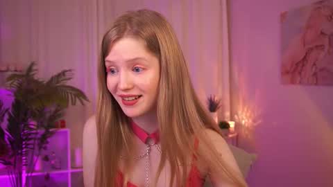 Snapshot of lilianhoward chatting on November 28, 2025, 1:25 pm Lilian online show from November 28, 2025, 1:25 pm