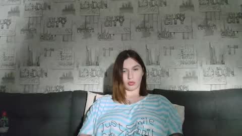 liliawoolf online show from September 25, 2025, 6:55 pm