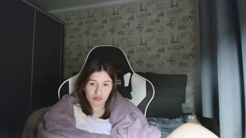 liliawoolf online show from December 23, 2025, 4:21 am