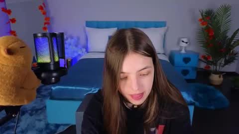 Lili Bakery online show from October 25, 2025, 1:46 am