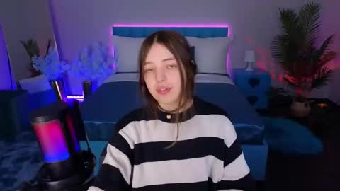 Lili Bakery online show from December 23, 2025, 1:58 am