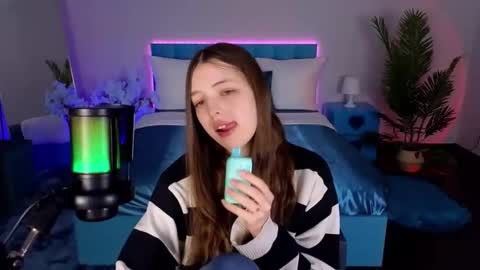 Lili Bakery online show from February 2, 2026, 2:32 am