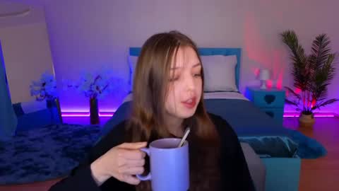 Lili Bakery online show from June 13, 2026, 1:47 am