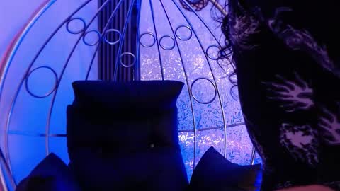  Lili  online show from December 22, 2025, 3:58 am