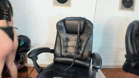 Lilifut  online show from December 21, 2025, 3:13 am