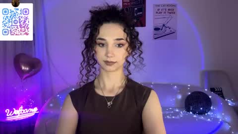 Lina online show from June 1, 2026, 10:22 pm