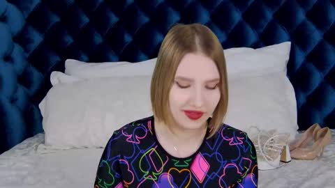 LiliLinn online show from February 22, 2025, 12:29 pm