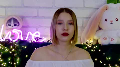 LiliLinn online show from March 4, 2025, 11:19 am