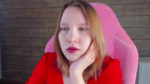 LiliLinn online show from March 28, 2026, 5:51 am