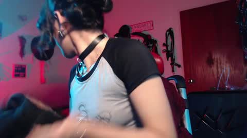 Molly online show from December 10, 2024, 5:17 am