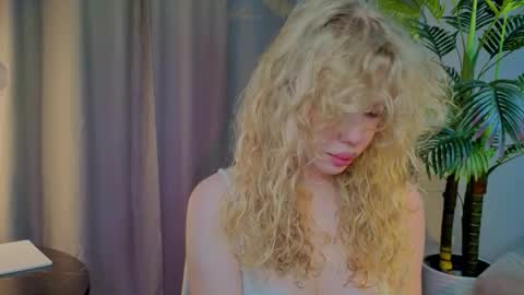 lililok101 online show from November 6, 2025, 3:07 am