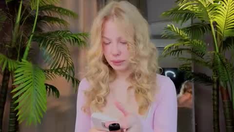 lililok101 online show from March 4, 2026, 2:50 am