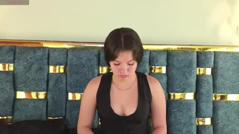 lilimini online show from February 4, 2025, 1:13 am