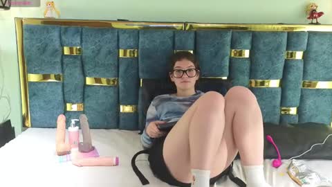 lilimini online show from February 24, 2025, 10:25 pm