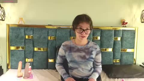 lilimini online show from February 25, 2025, 1:30 am