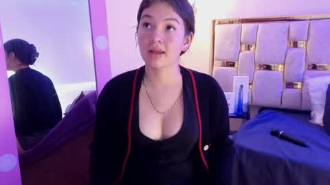 lilimini online show from March 17, 2026, 8:12 pm