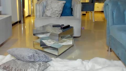 Lili  online show from March 5, 2026, 4:08 am