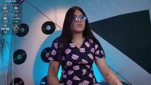 Lilith and Khloe  online show from September 30, 2025, 11:26 am