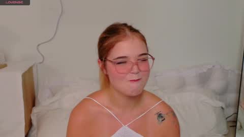 Lilith Bonheur online show from December 4, 2025, 2:21 am