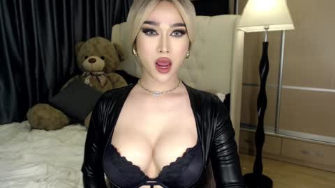 Snapshot of lilith_mazikeen69 chatting on December 5, 2024, 11:29 pm QUEEN LILITH BORBON online show from December 5, 2024, 11:29 pm