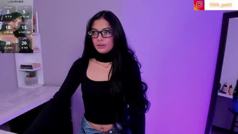 Lili petit  online show from June 9, 2026, 9:59 pm